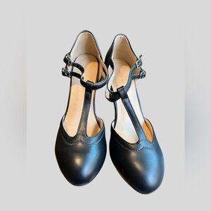 Chase & Chloe Women's Mary Jane T-Strap Round Toe Pump